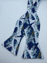 Load image into Gallery viewer, Great Wave Bow Tie