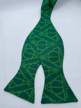 Load image into Gallery viewer, Green Hallows