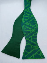 Load image into Gallery viewer, Green Hallows