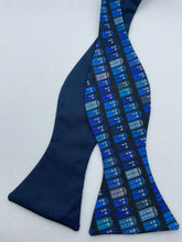 Load image into Gallery viewer, Tiny Police Boxes