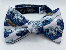 Load image into Gallery viewer, Great Wave Bow Tie
