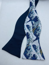 Load image into Gallery viewer, Great Wave Bow Tie
